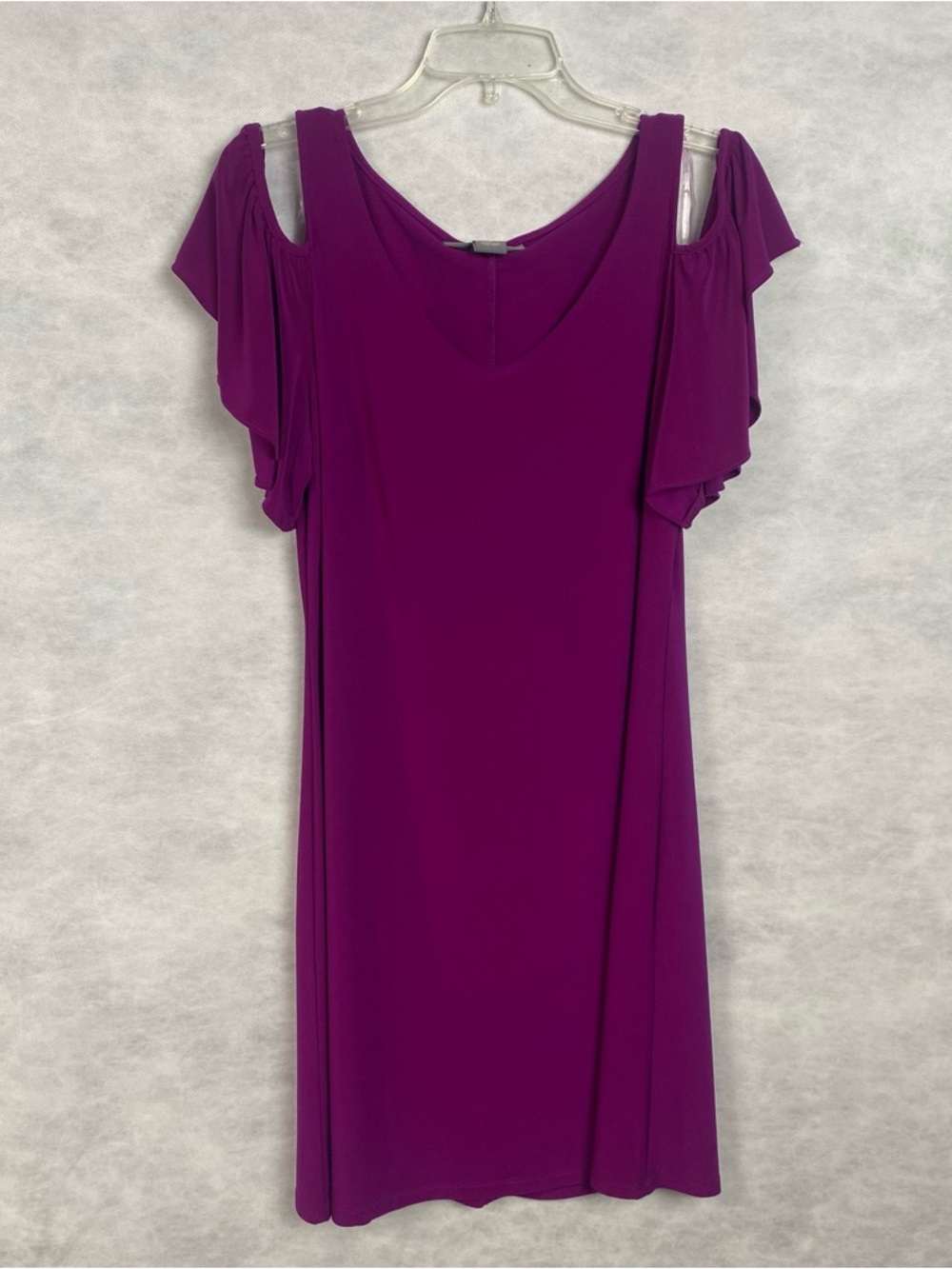 Kate & Mallory Dress Sz Medium Purple Cold Shoulder V-Neck Ruffled Sleeve